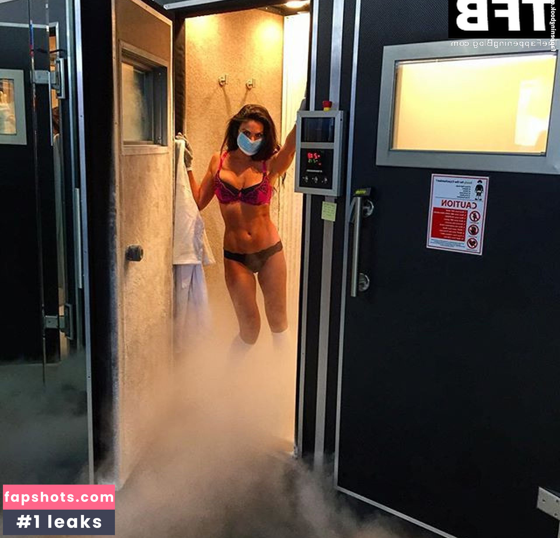 Nadia Bjorlin gallery photo #50