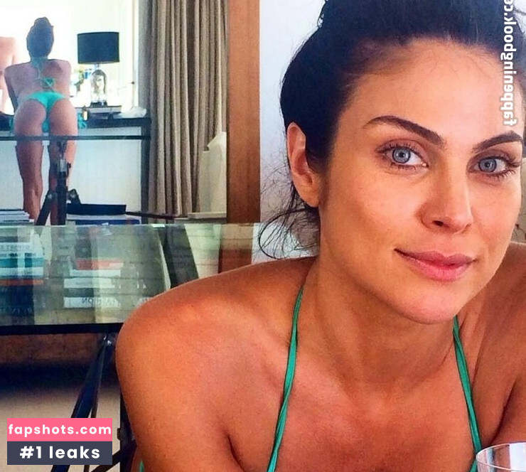 Nadia Bjorlin gallery photo #8