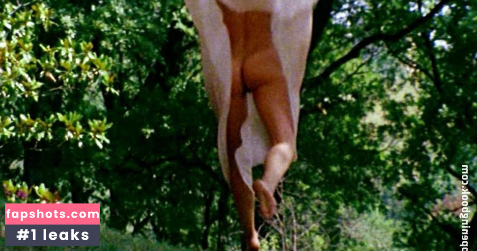 Nadia Cassini gallery photo #37