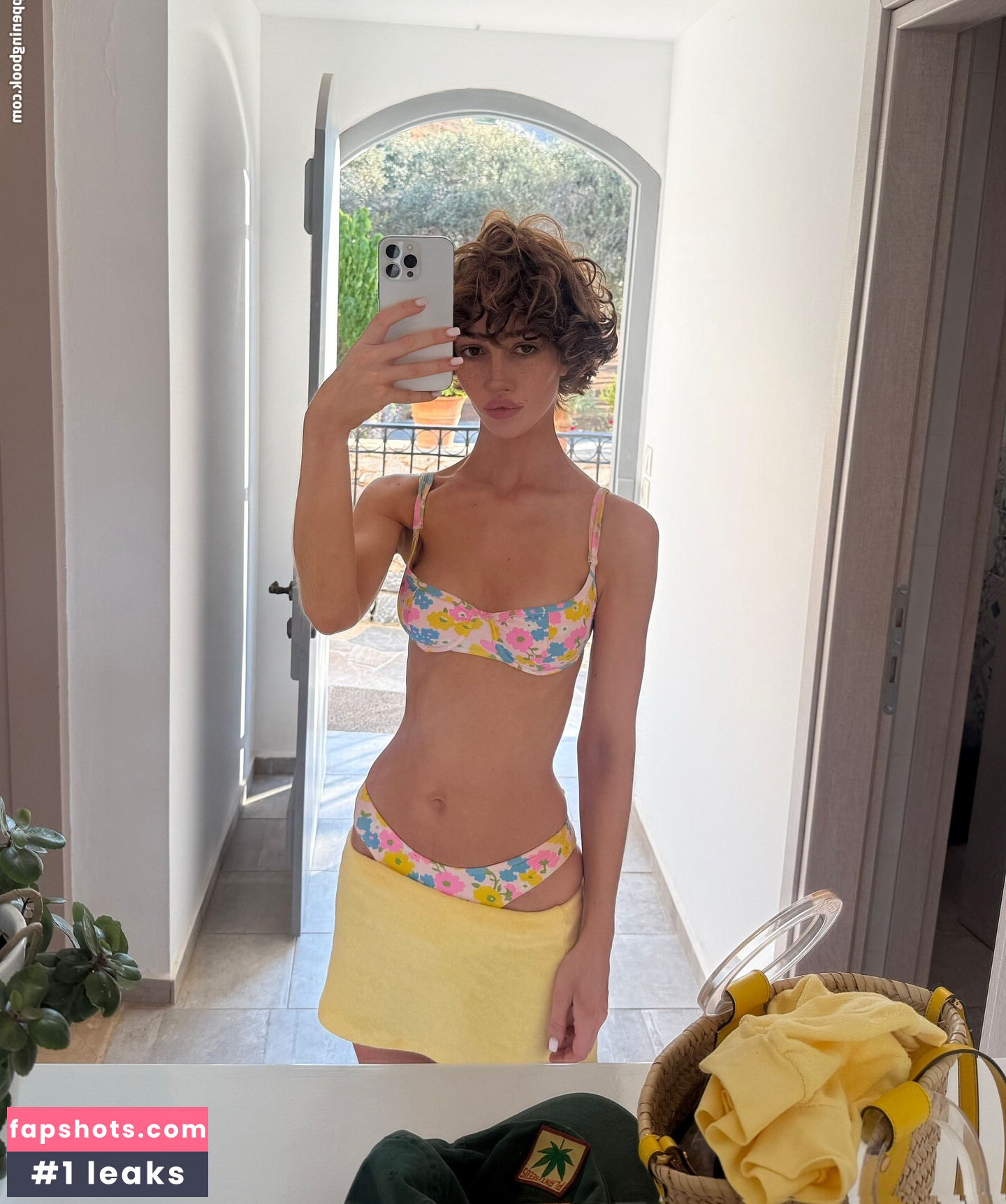 Nadia Lee Cohen gallery photo #4