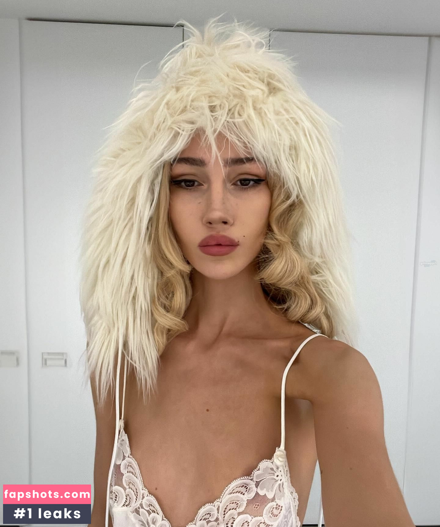 Nadia Lee Cohen gallery photo #32