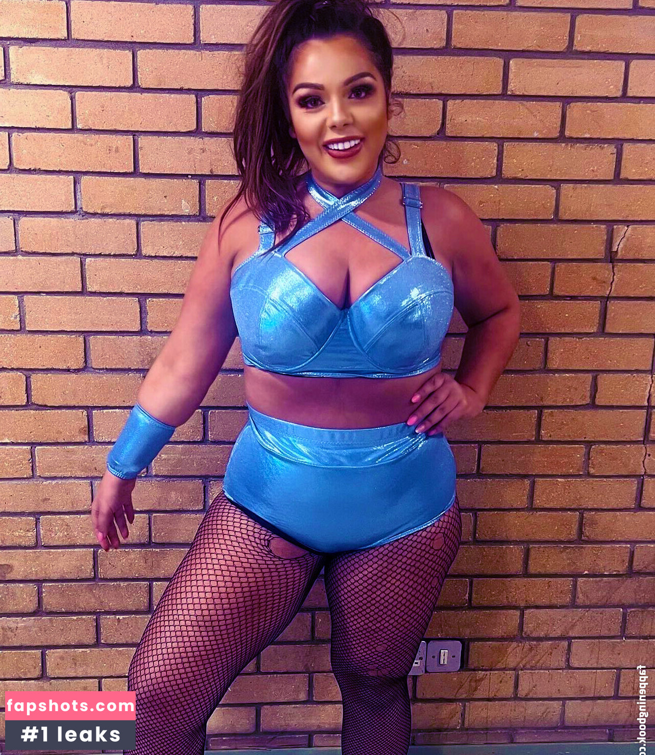 Nadia Sapphire gallery photo #7