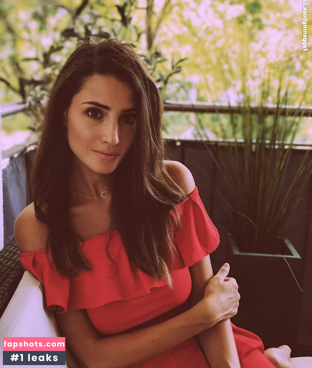 Nadine Menz gallery photo #25