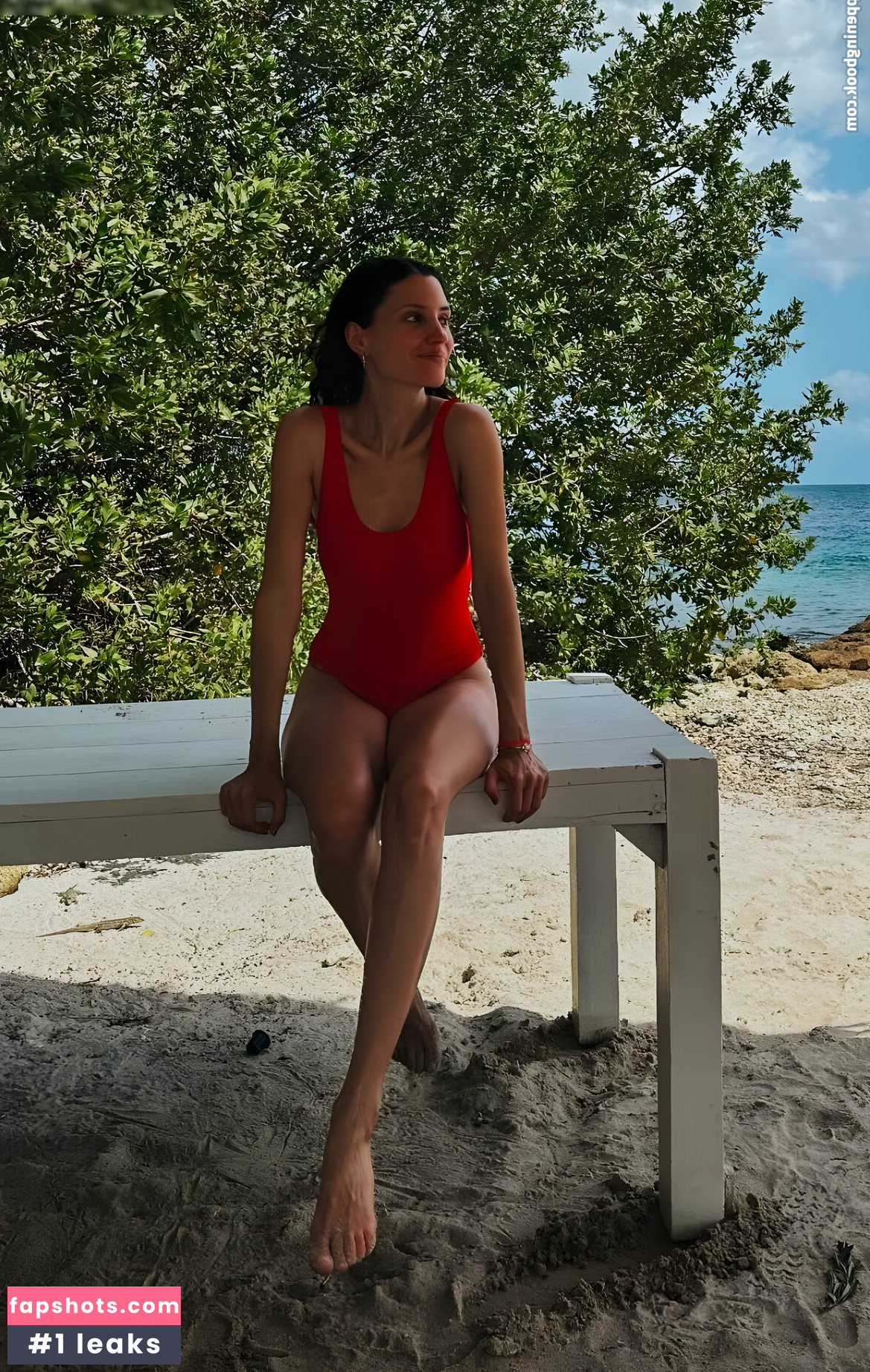 Nadine Menz gallery photo #8