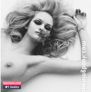 Nadine Strittmatter gallery photo #19