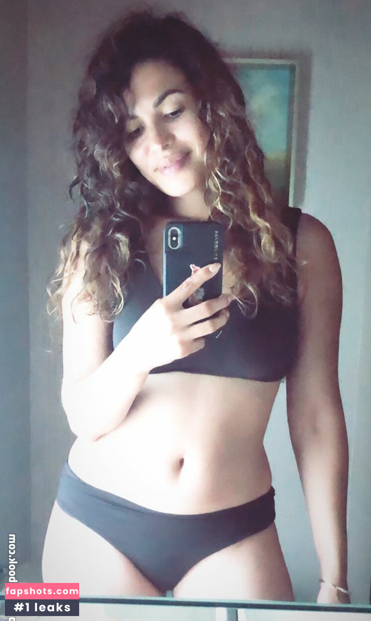 Nadine Velazquez gallery photo #17