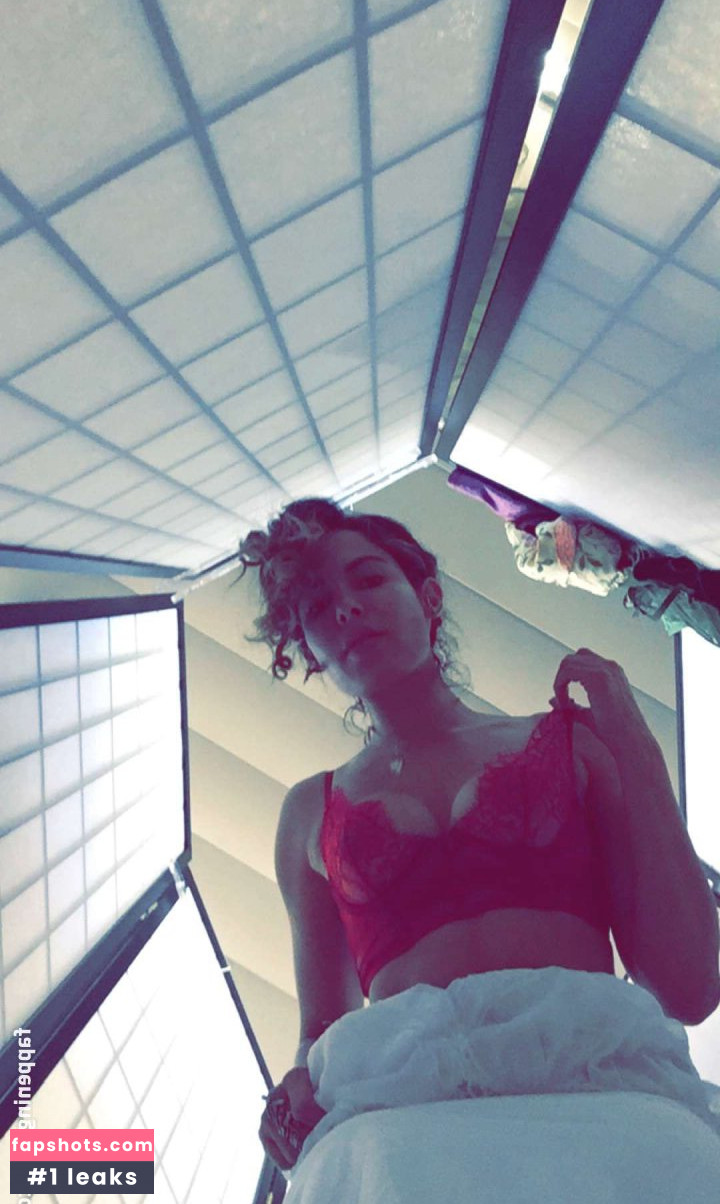 Nadine Velazquez gallery photo #427