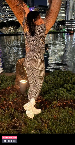 Nadine Velazquez gallery photo #51