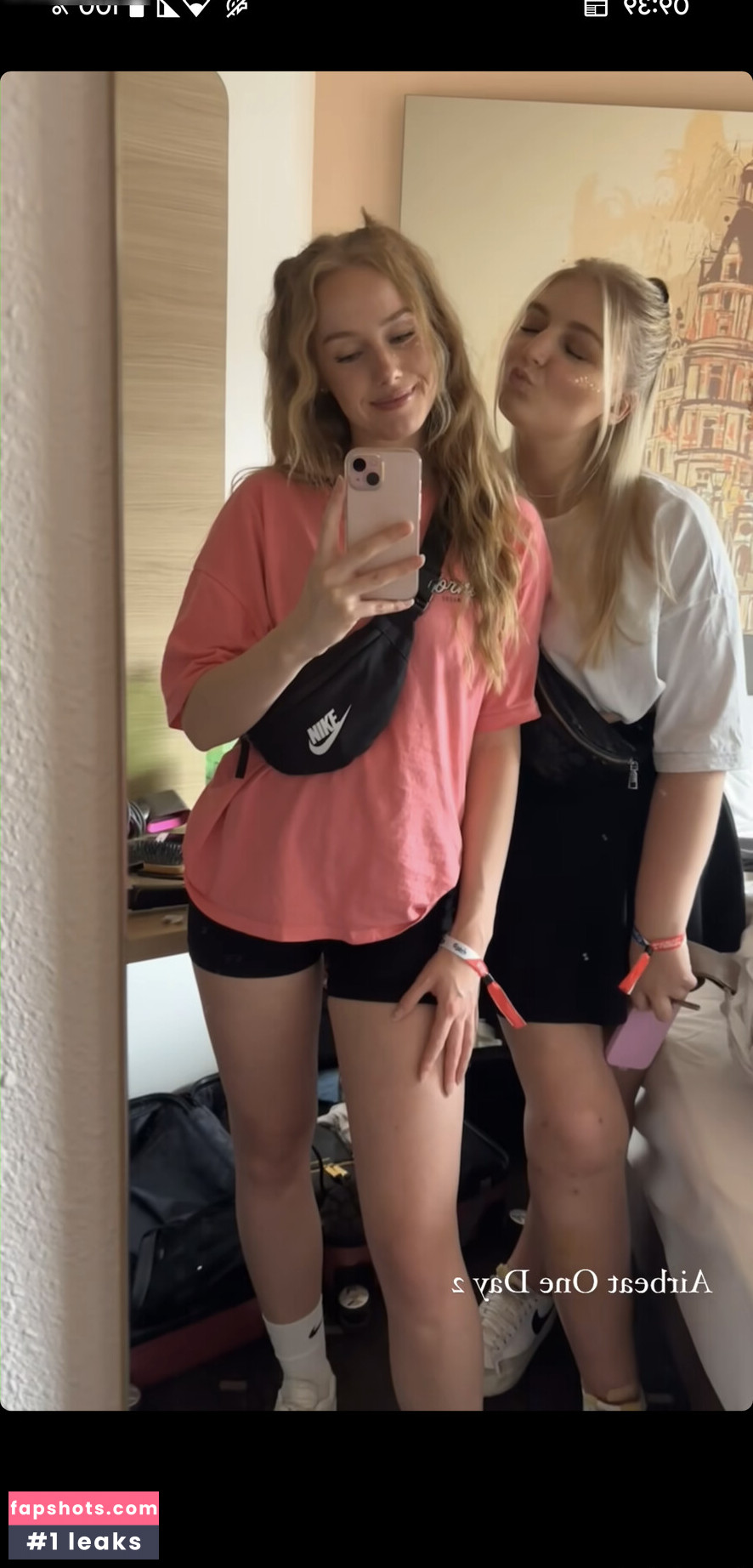 Nadine von relaxASMR nude babe gallery