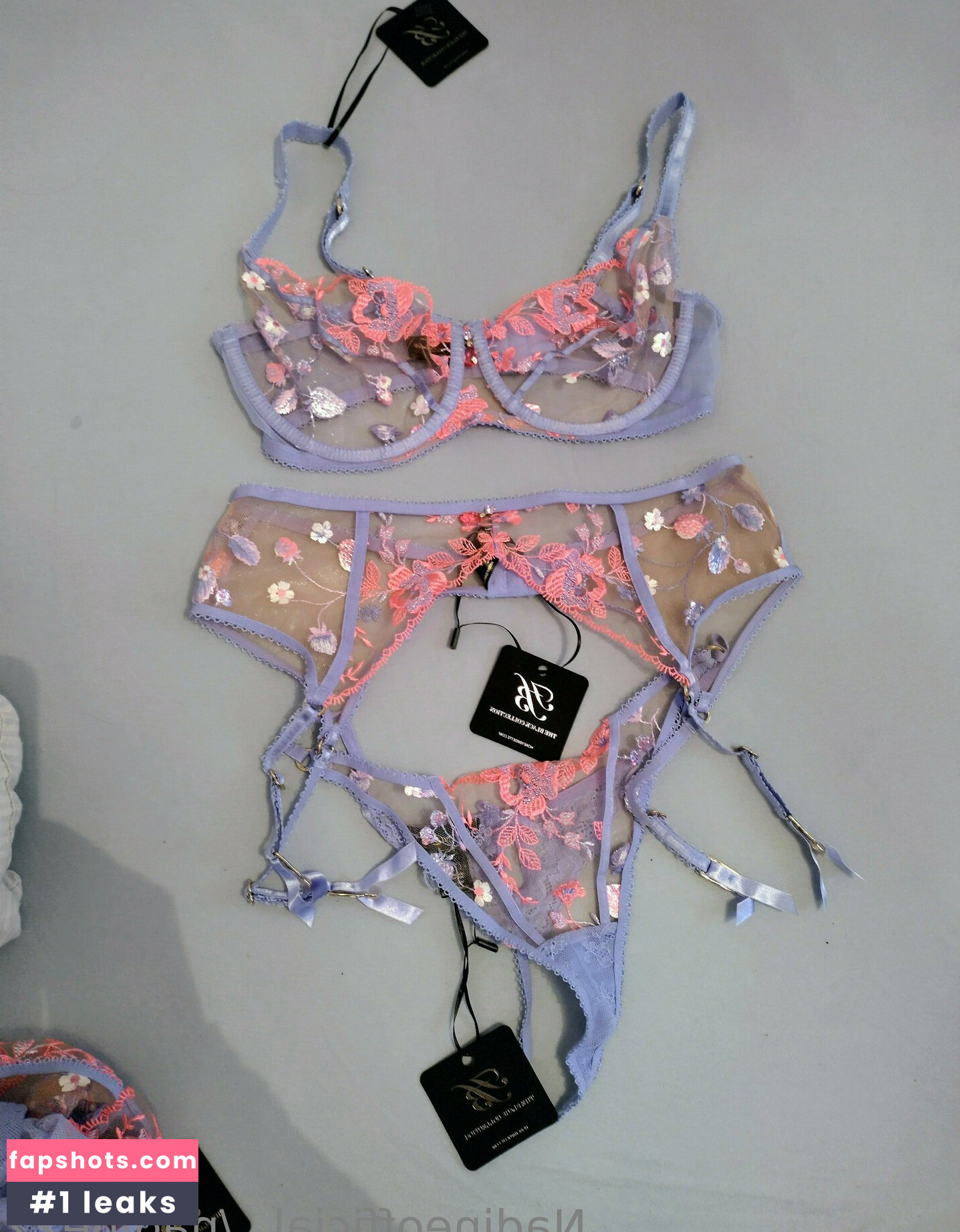 nadine22 gallery photo #2