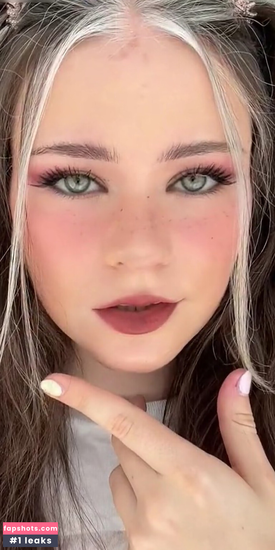 nadinebreaty gallery photo #10