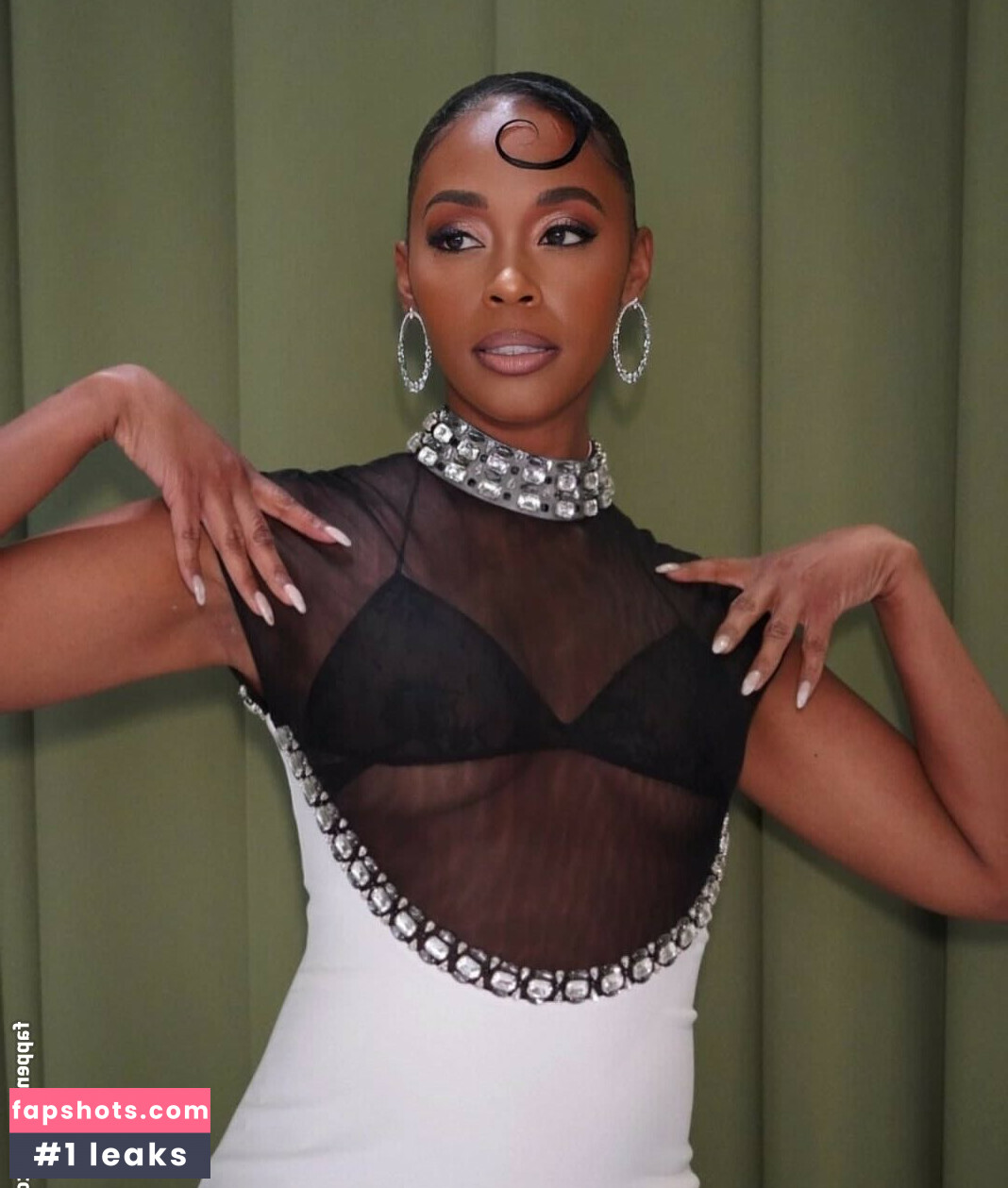 Nafessa Williams gallery photo #3