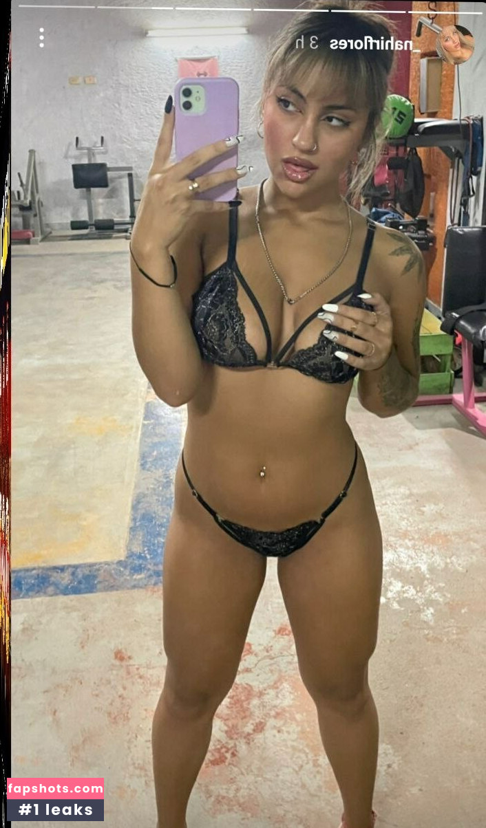 Nahir Flores gallery photo #36