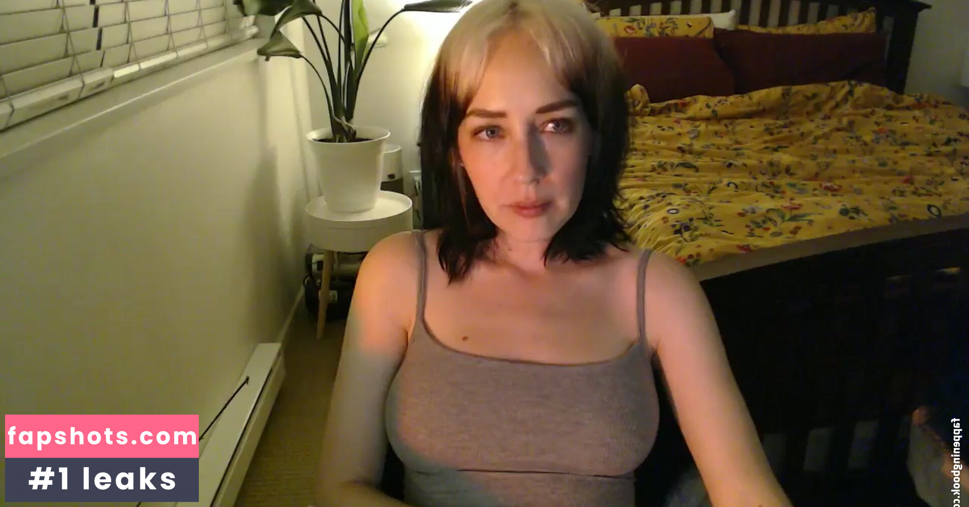 NahlaHoney gallery photo #7