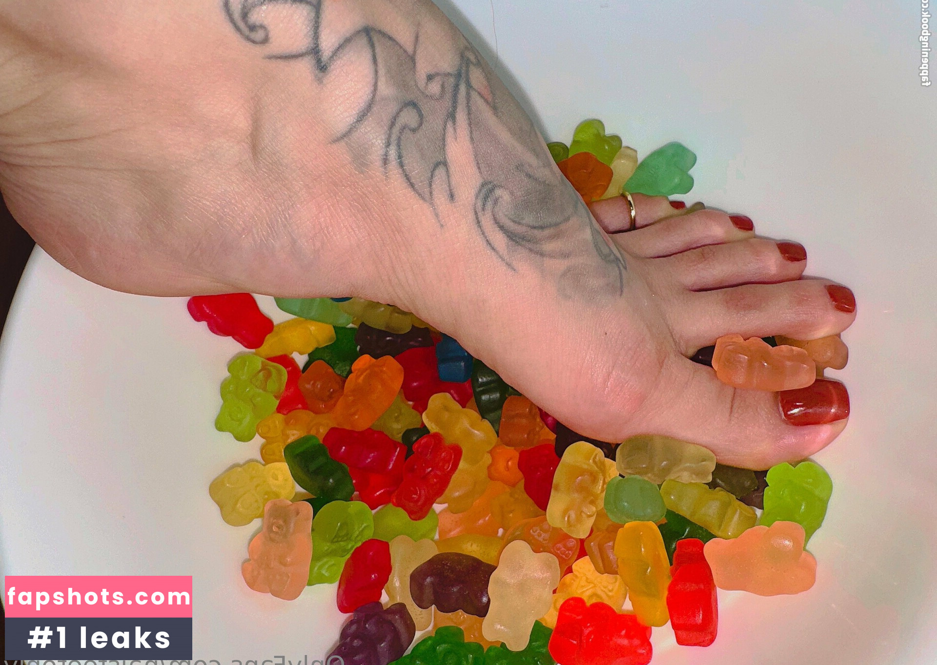 naisfeetonly gallery photo #3