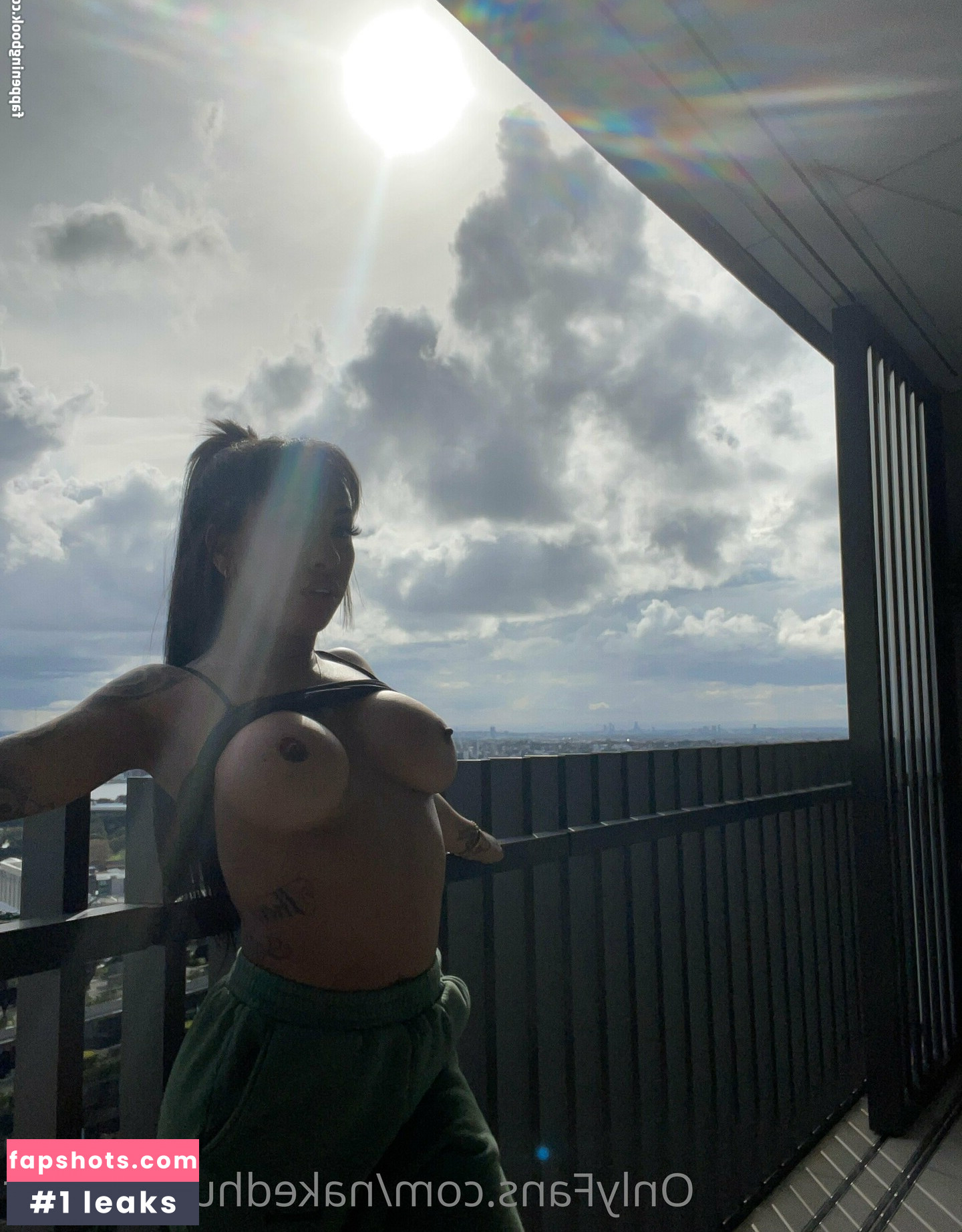 nakedhuladancer nude babe gallery