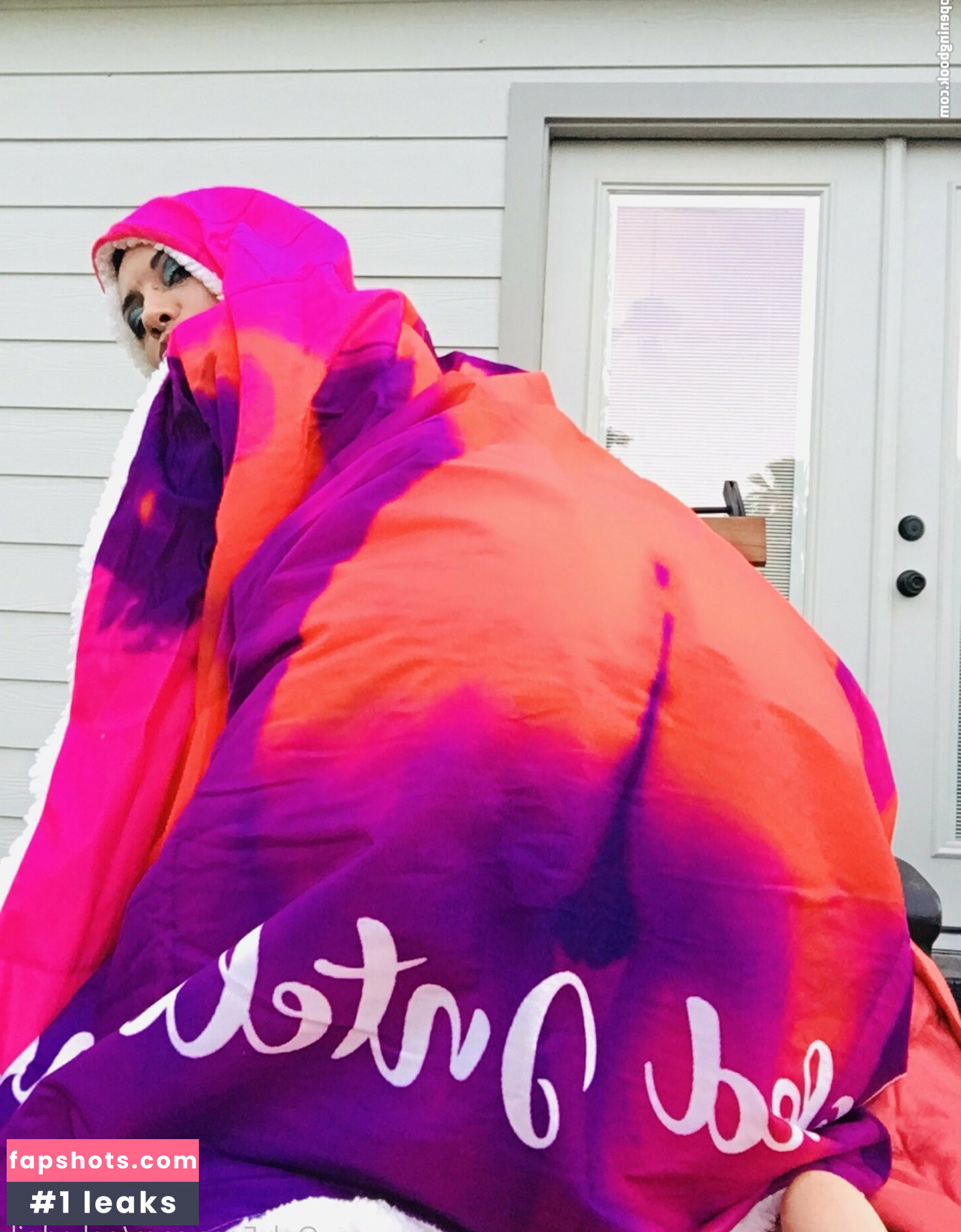 nakedintelligenceraw gallery photo #7