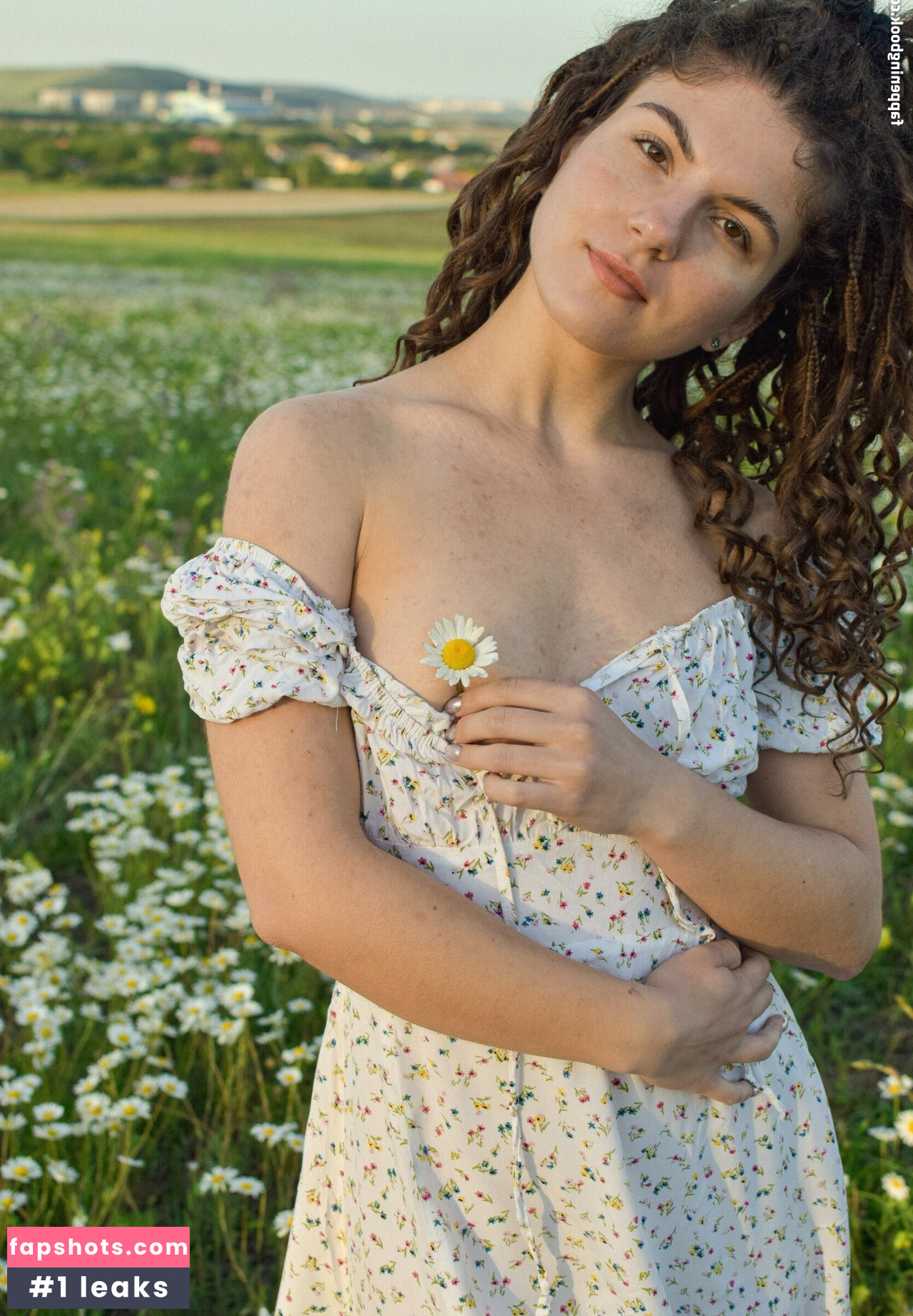 Nakedsunflower gallery photo #2