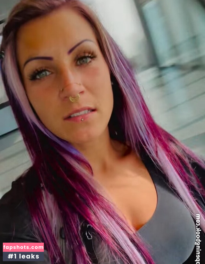 Nancy Mietzi gallery photo #2