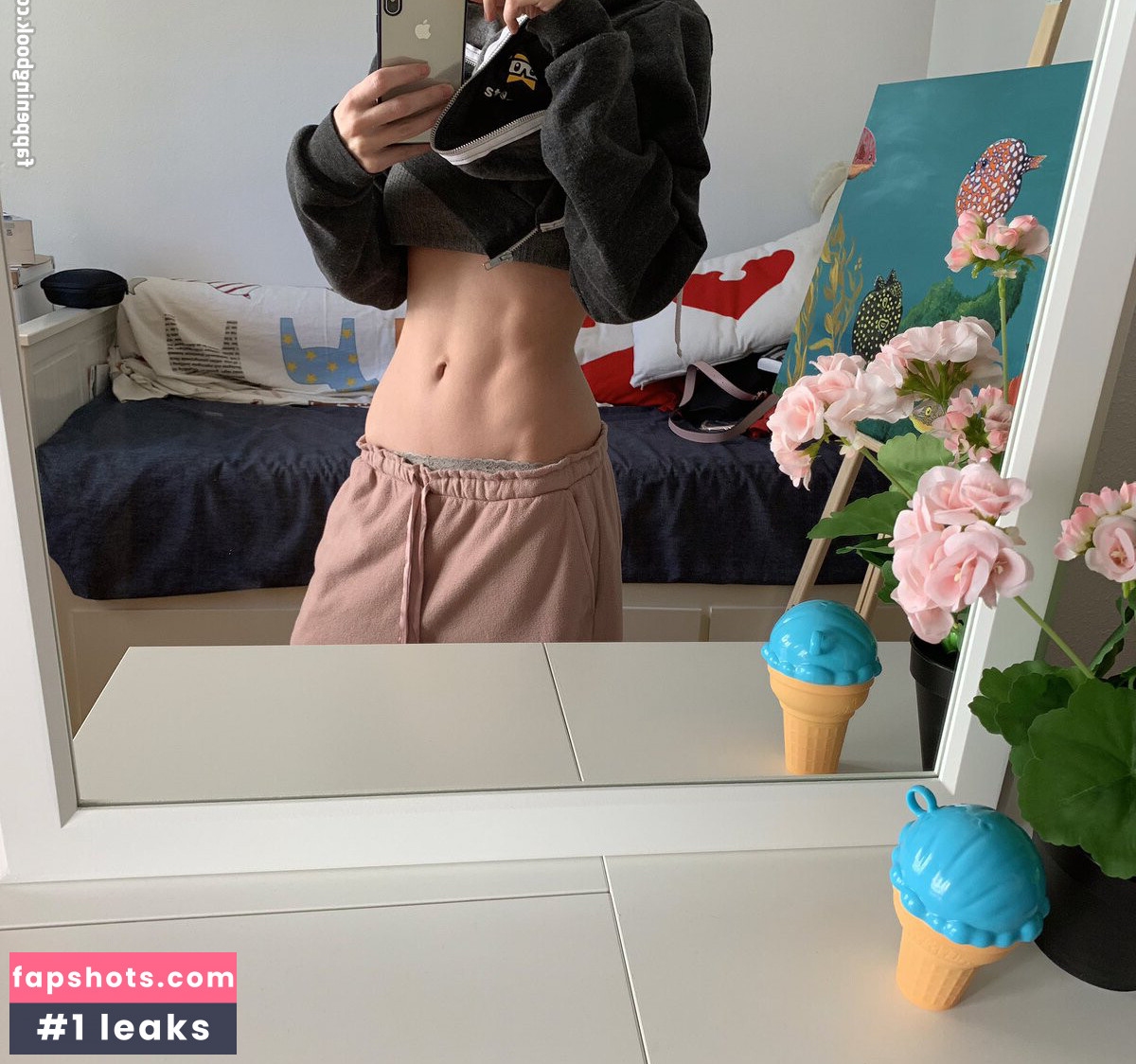 nanilul nude babe gallery