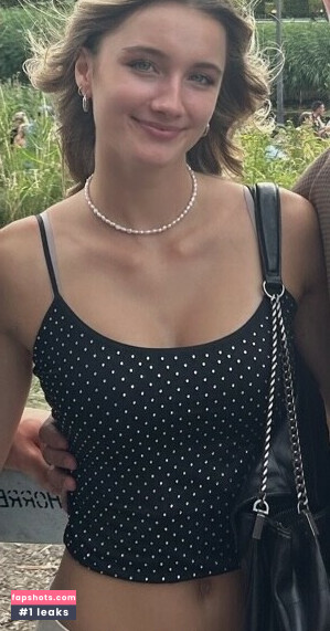 Nanou Philips nude babe gallery