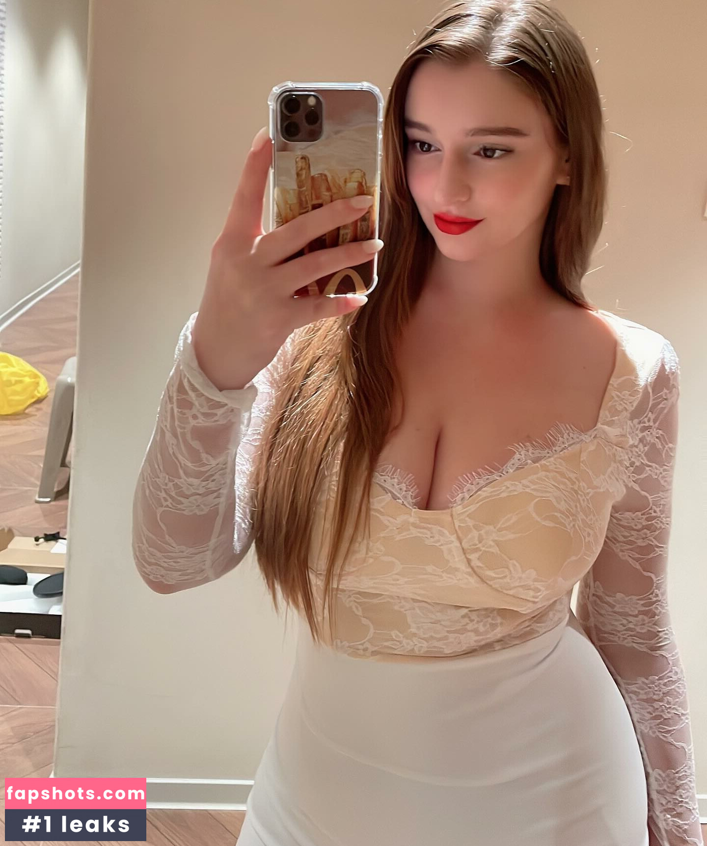 Nanuca Nana nude babe gallery