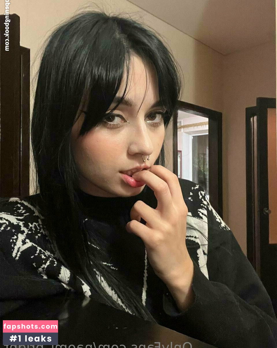 naomi_bright gallery photo #81