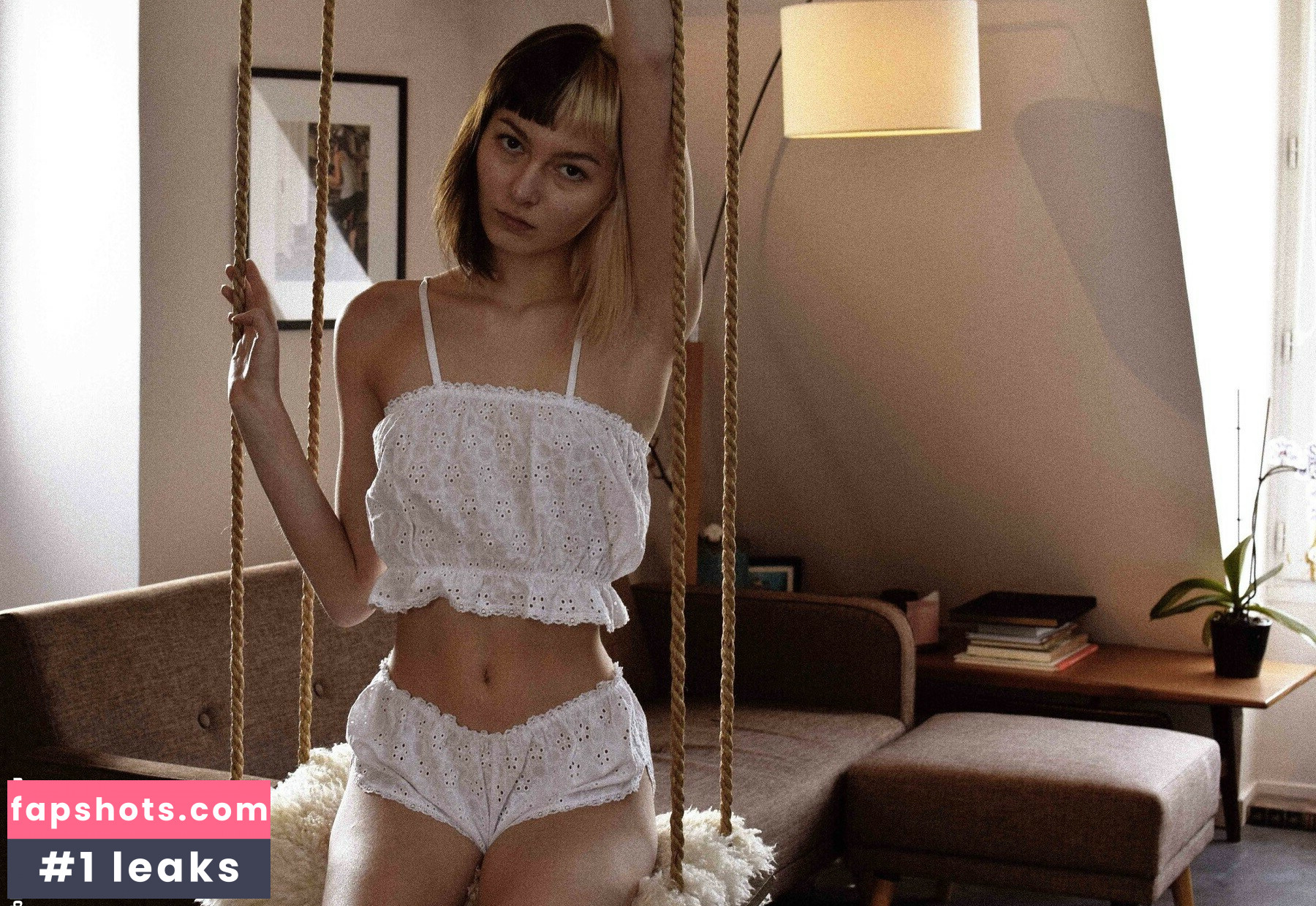 Naomi Chau gallery photo #8