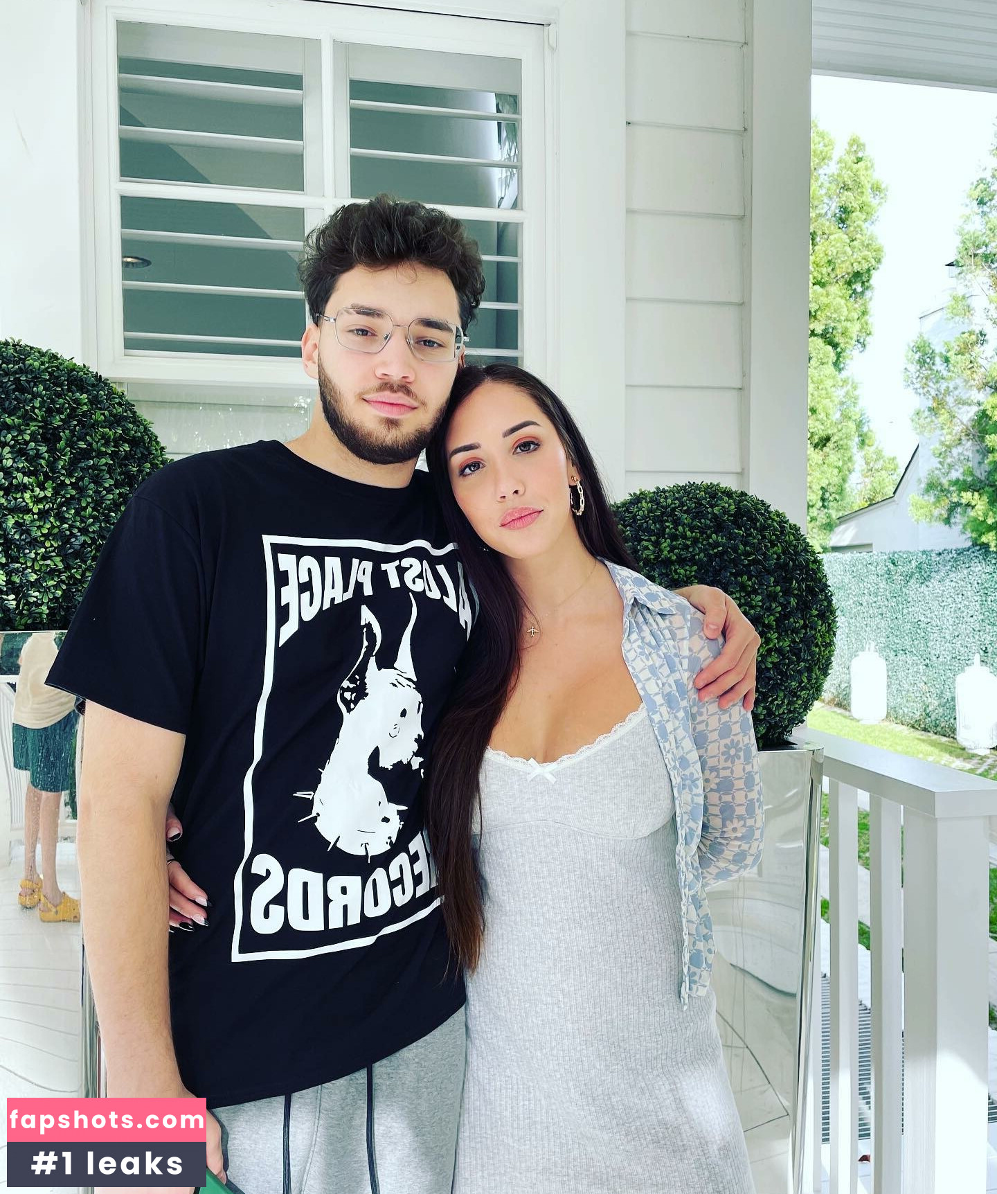 Naomi Daze gallery photo #10