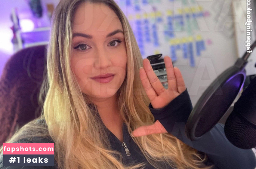 Naomi Kyle gallery photo #120