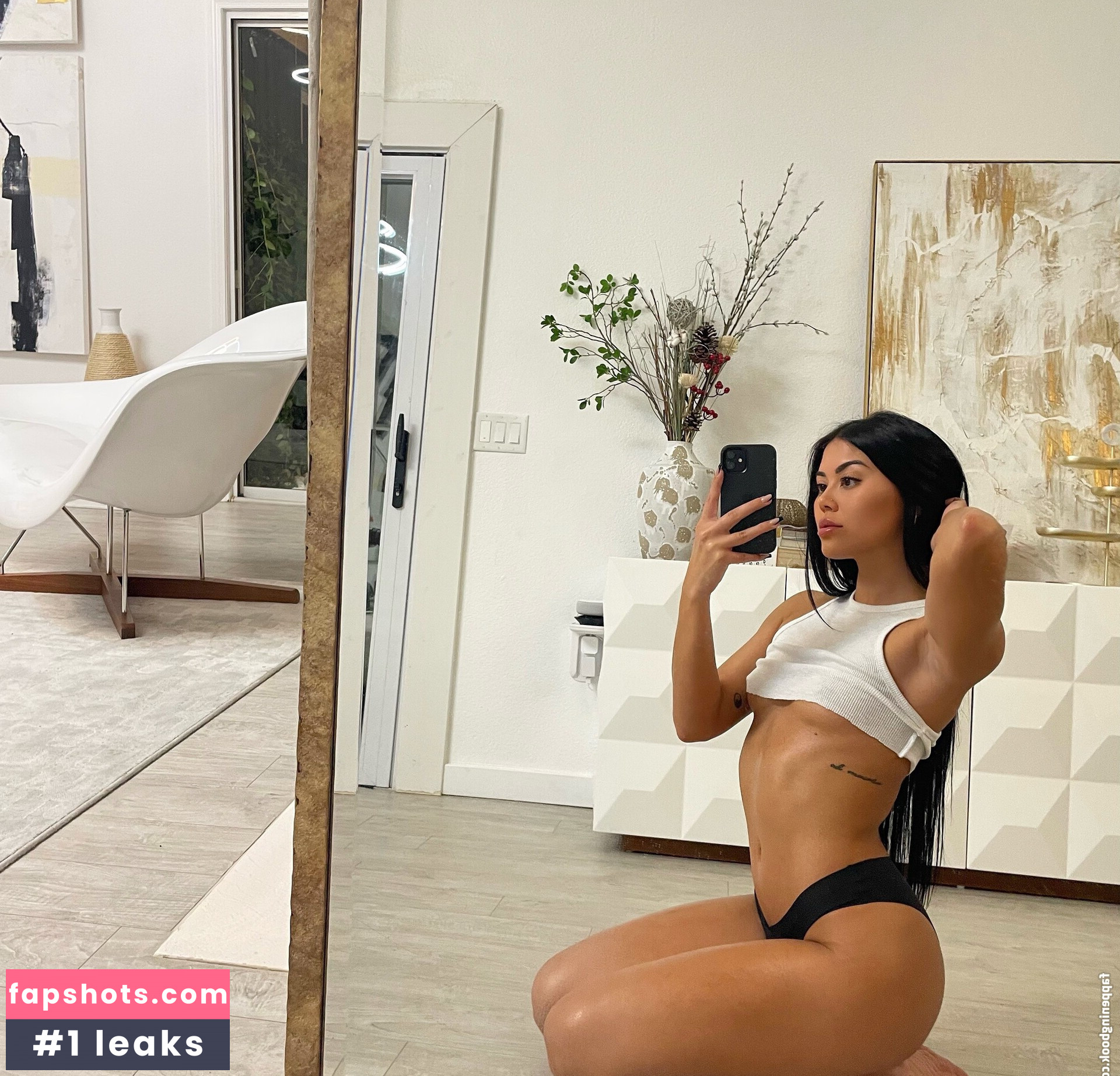 Naomi Lynn gallery photo #6