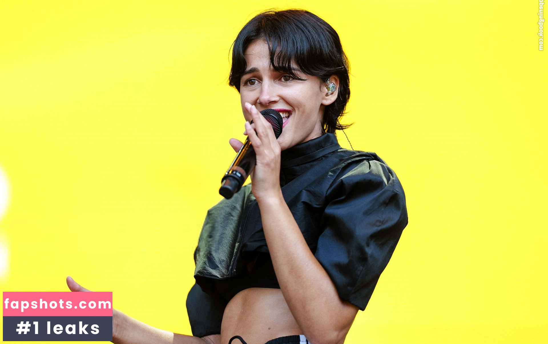 Naomi Scott Nude Leaks OnlyFans Photos #19 - LeakJerk