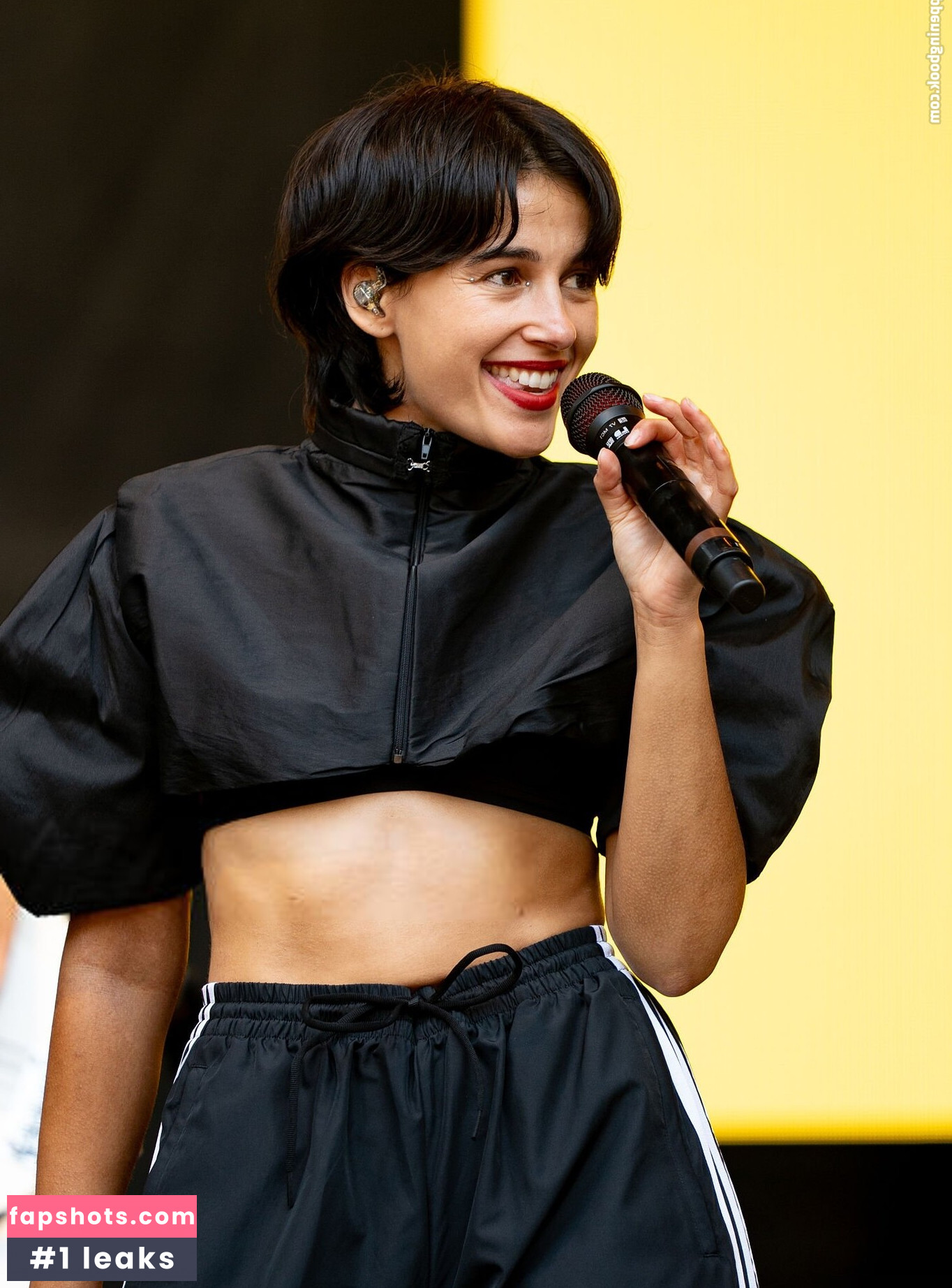 Naomi Scott Nude Leaks OnlyFans Photos #24 - LeakJerk