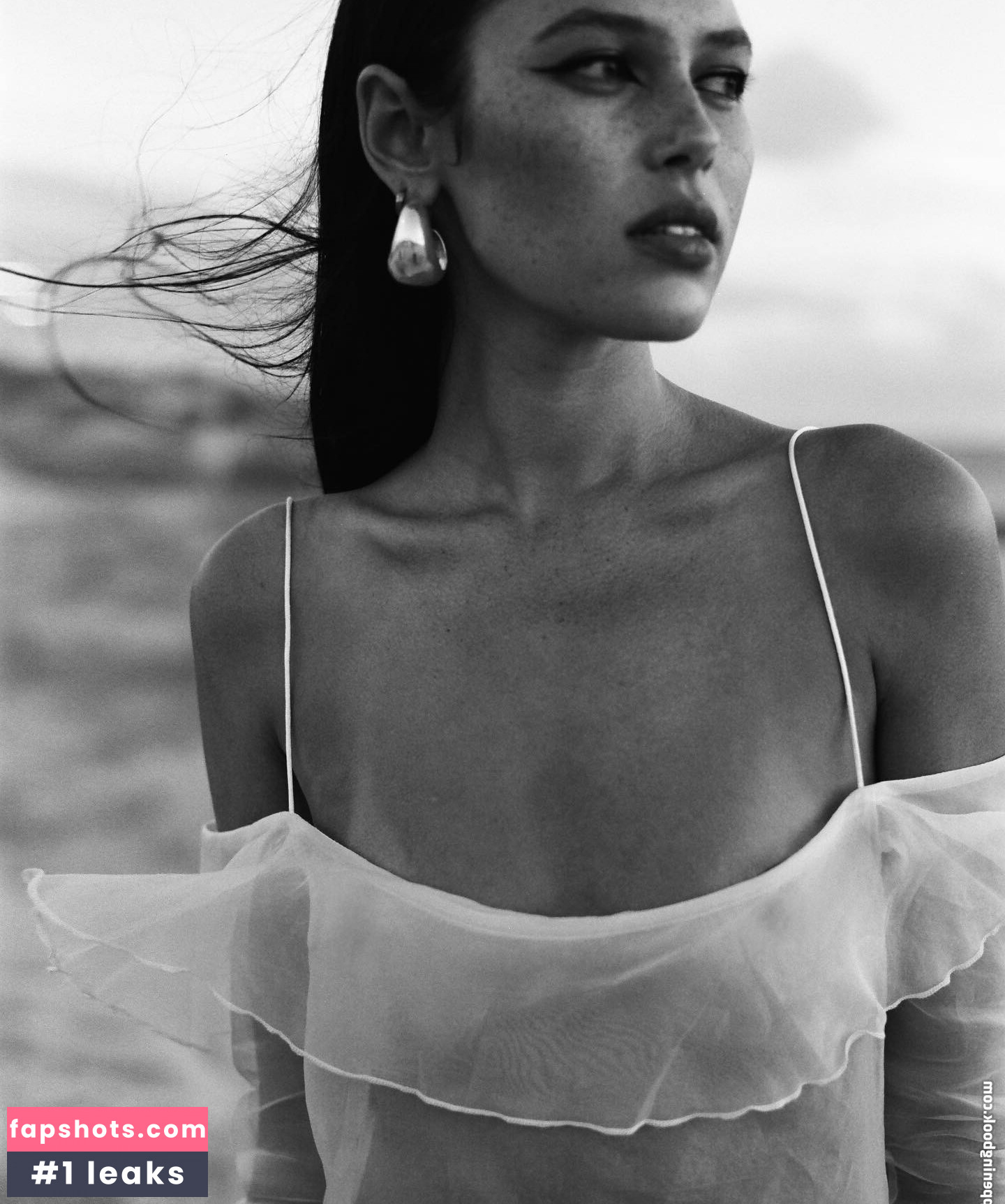 Naomi Stevens gallery photo #15