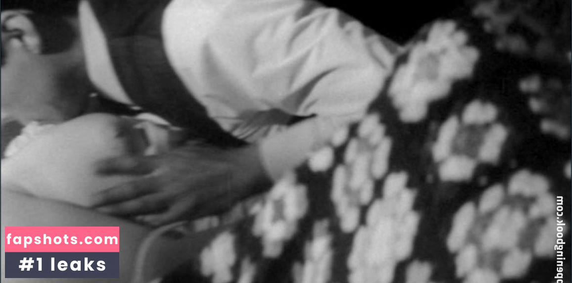 Naomi Tani gallery photo #15