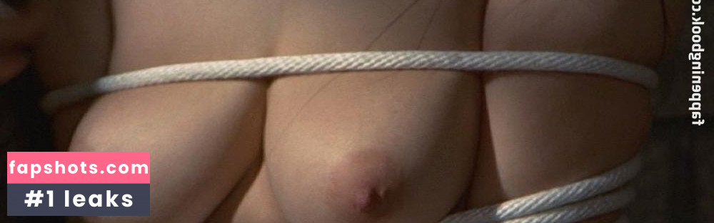 Naomi Tani gallery photo #23