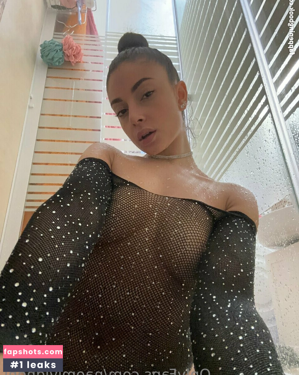 Naomi Vignomi gallery photo #38