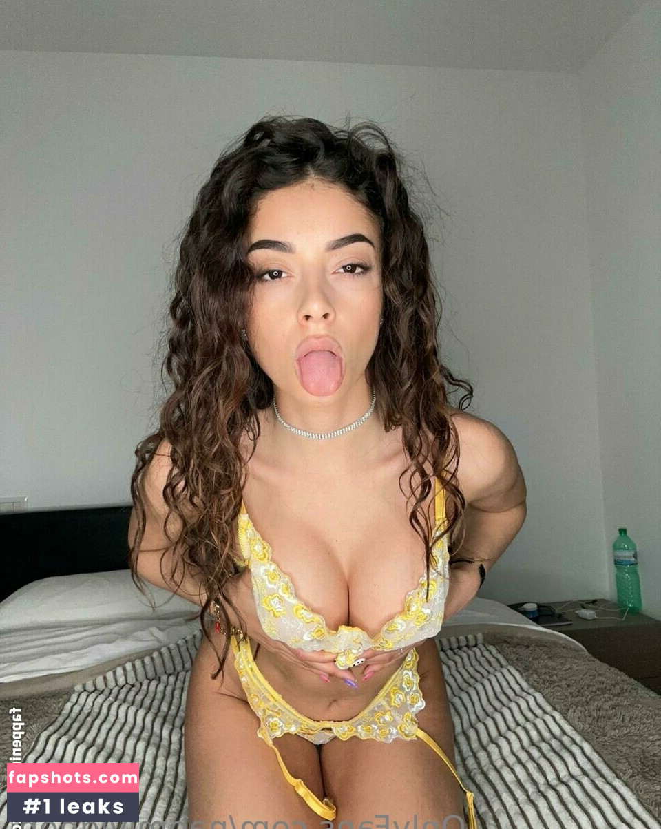 Naomi Vignomi gallery photo #40