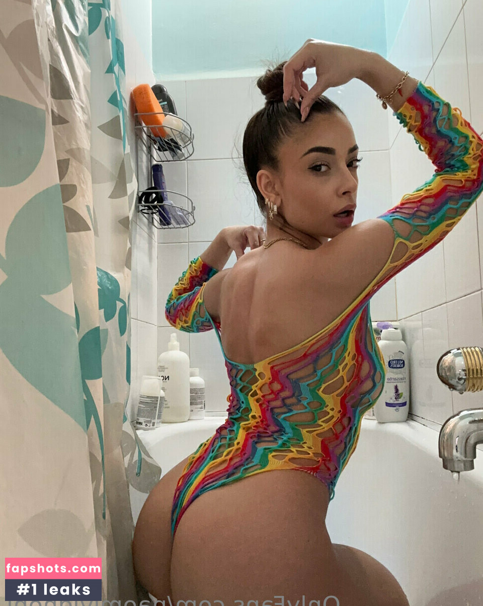 Naomi Vignomi gallery photo #53