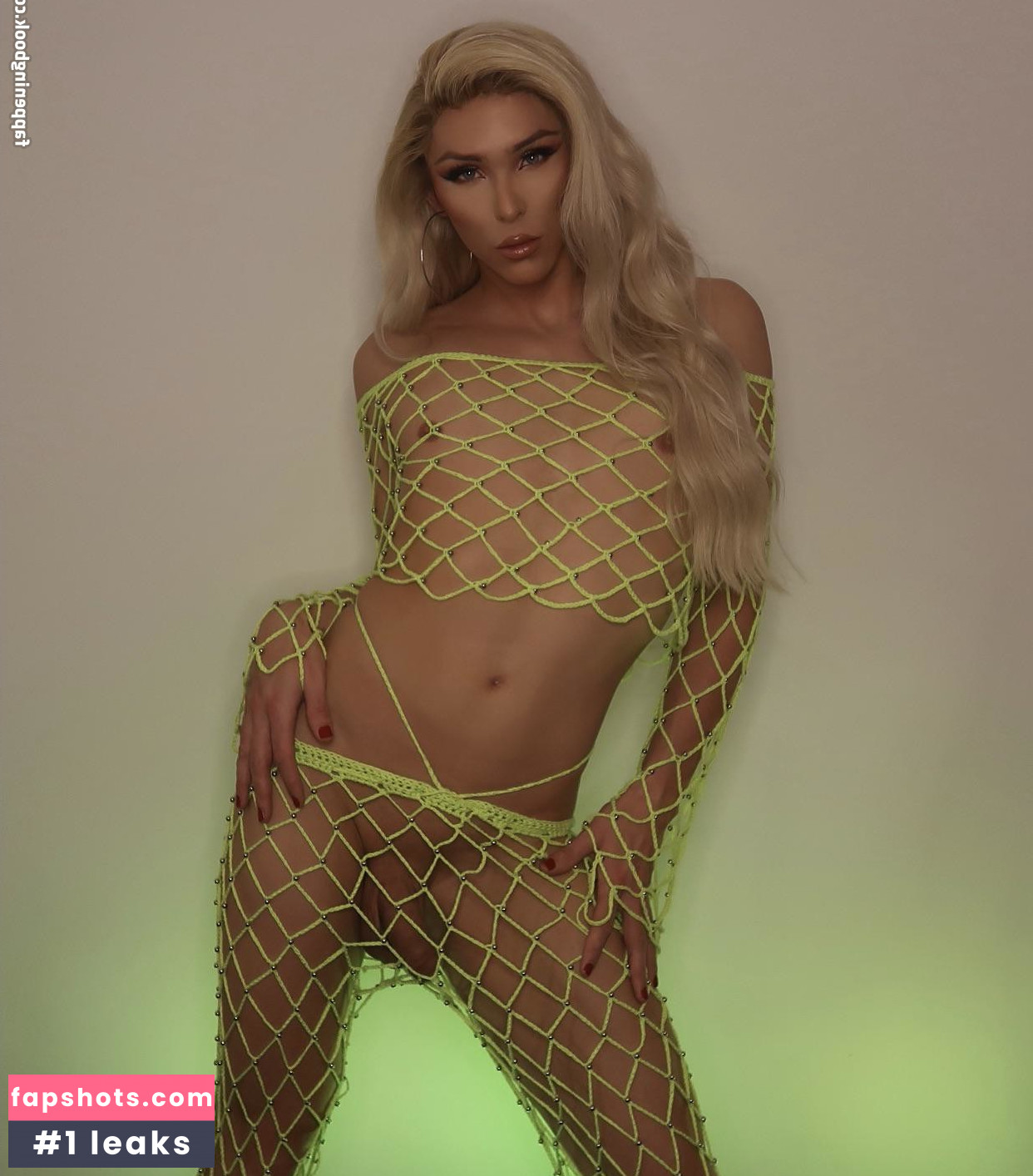 Naomib93 gallery photo #8