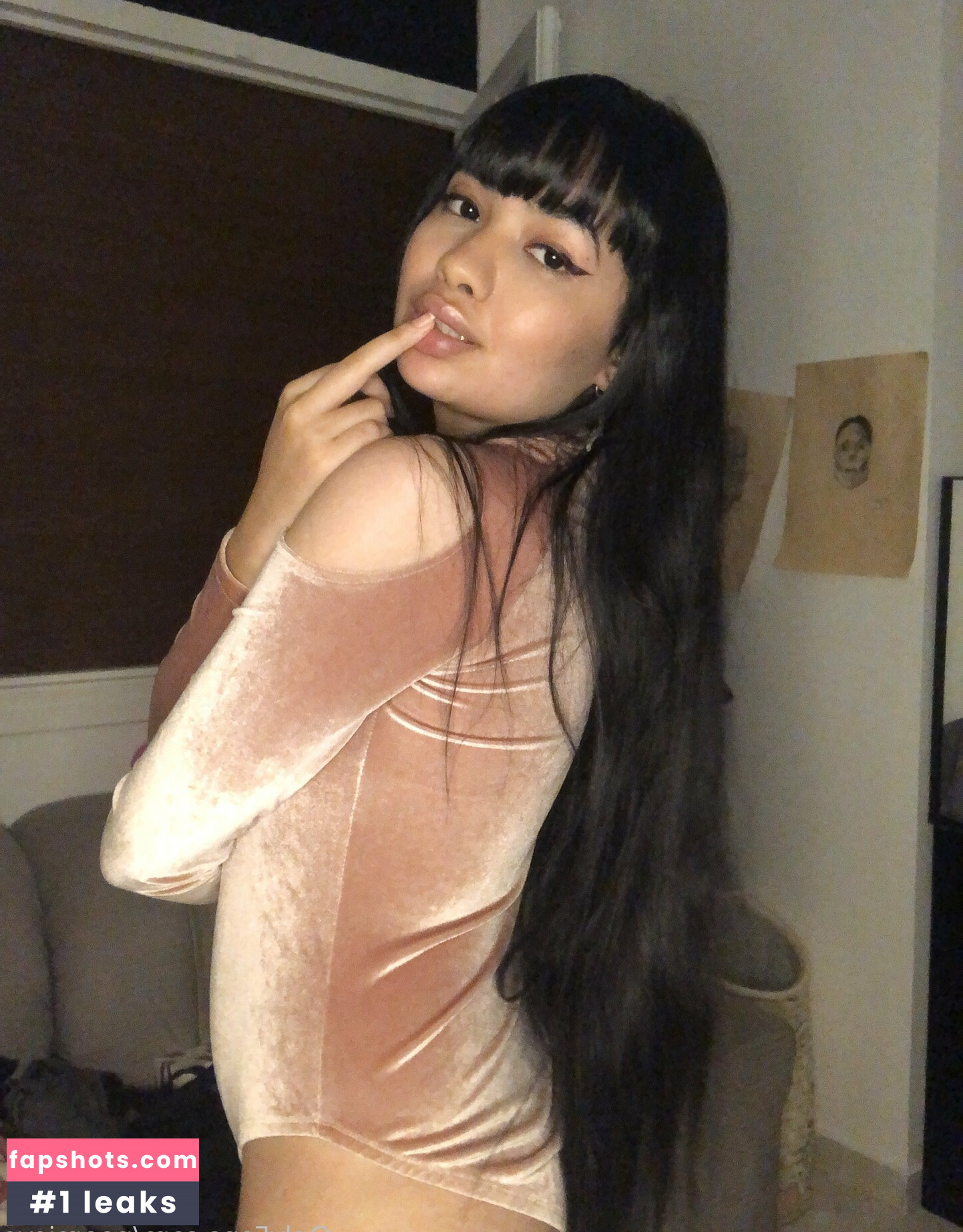 naomieve gallery photo #3