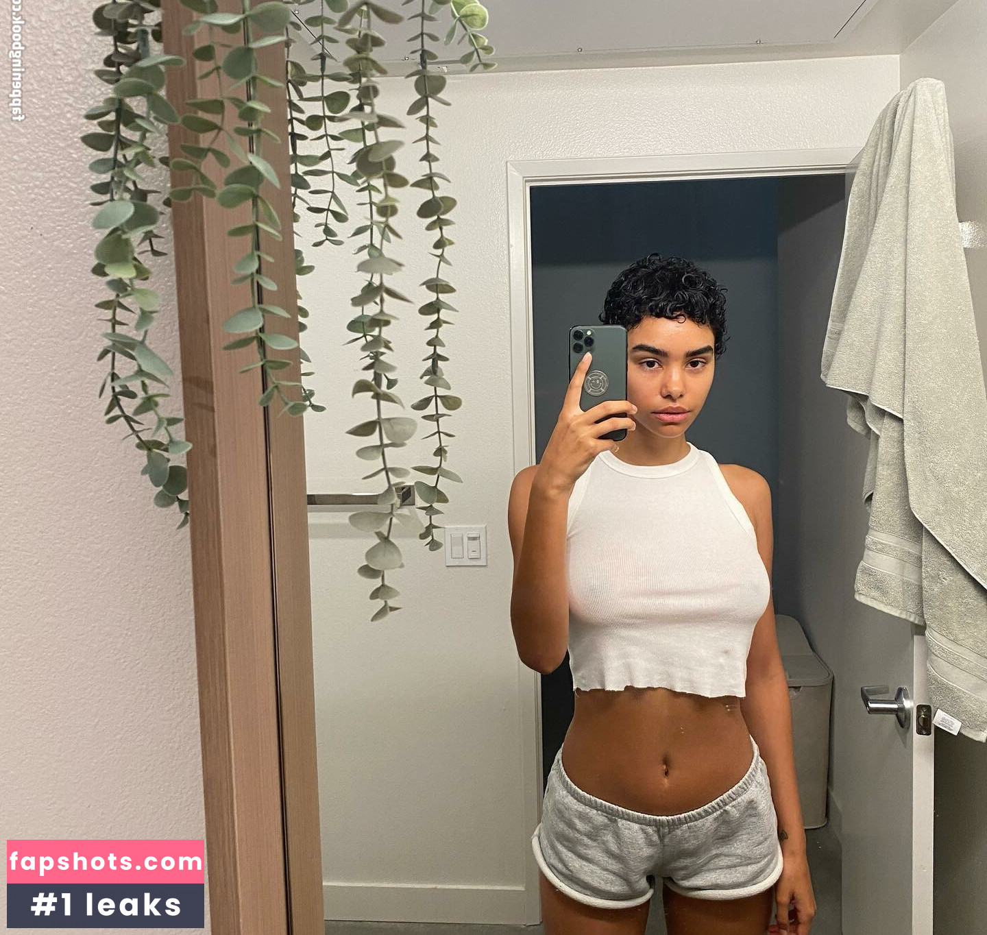 Naressa Valdez gallery photo #6