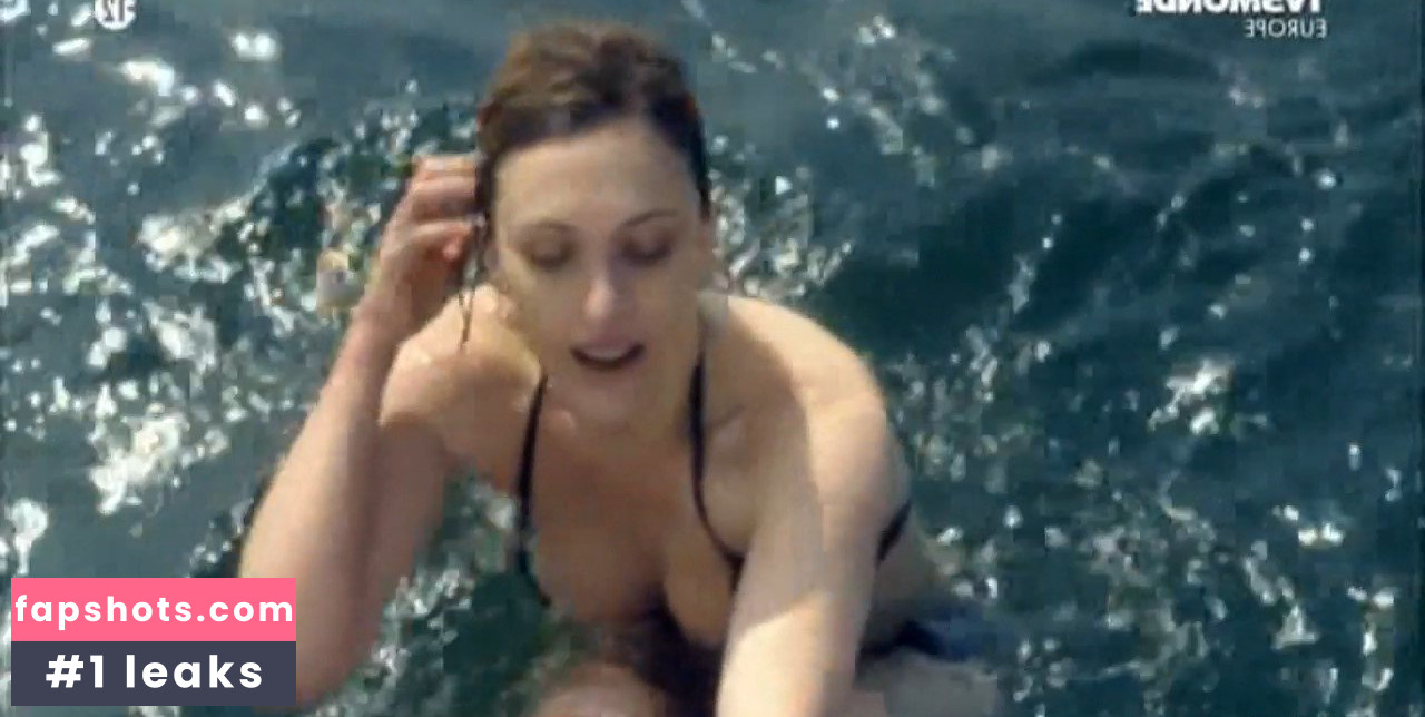 Natacha Lindinger gallery photo #14