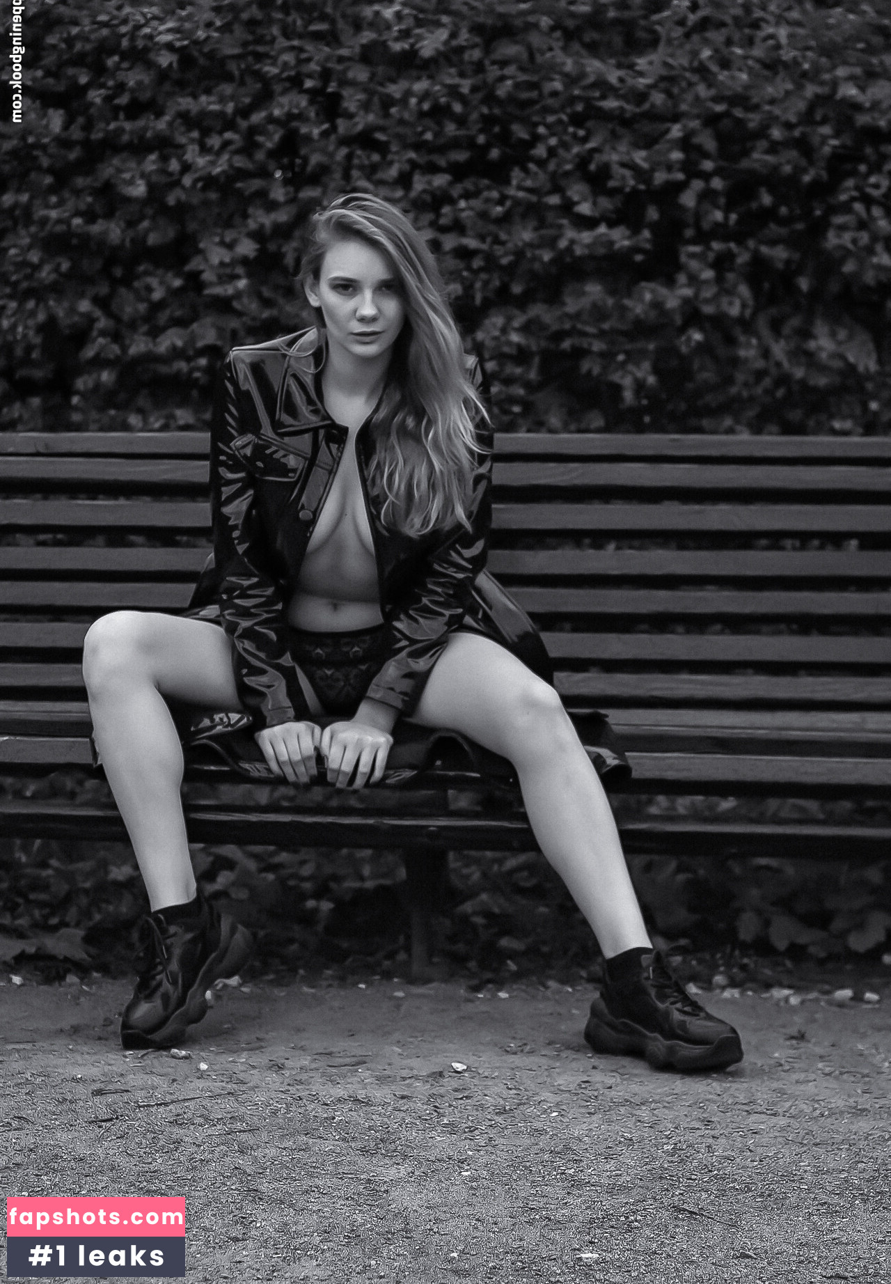 Natali Tihomirova gallery photo #31