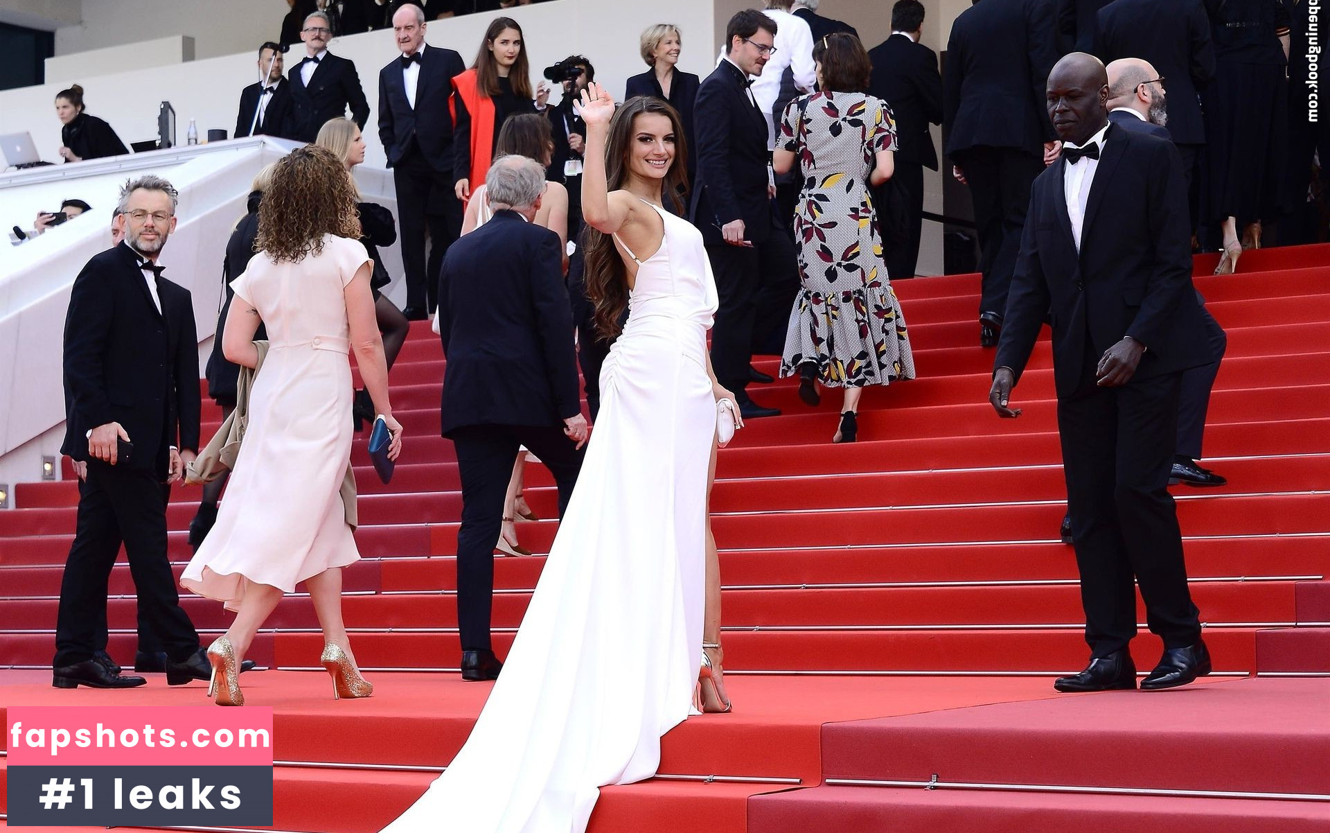 Natalia Janoszek gallery photo #39