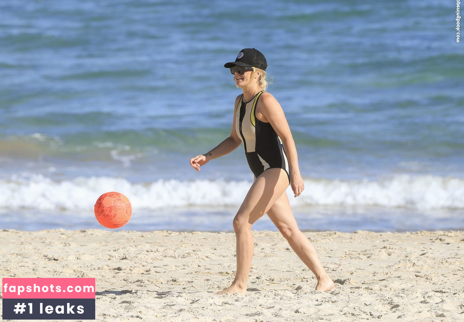 Natalie Bassingthwaighte gallery photo #16