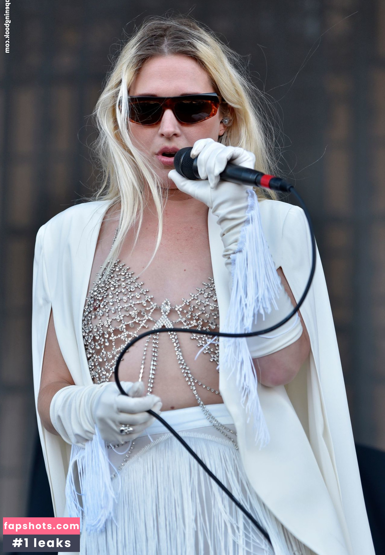 Natalie Bergman Nahé úniky fotek pouze od fanoušků #9 - Fapshots