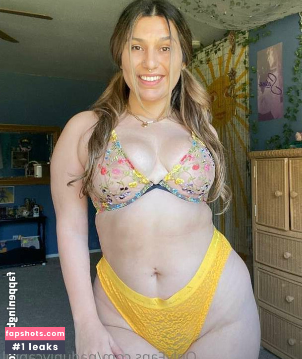 Natalie Cabral gallery photo #3