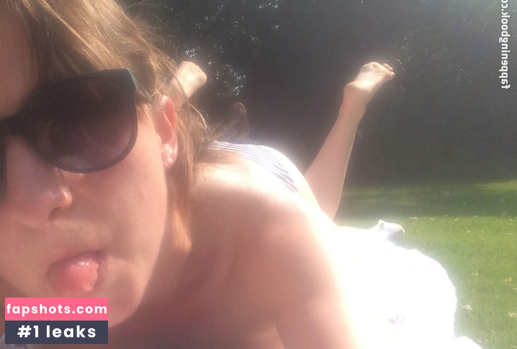 Natalie Cassidy gallery photo #11