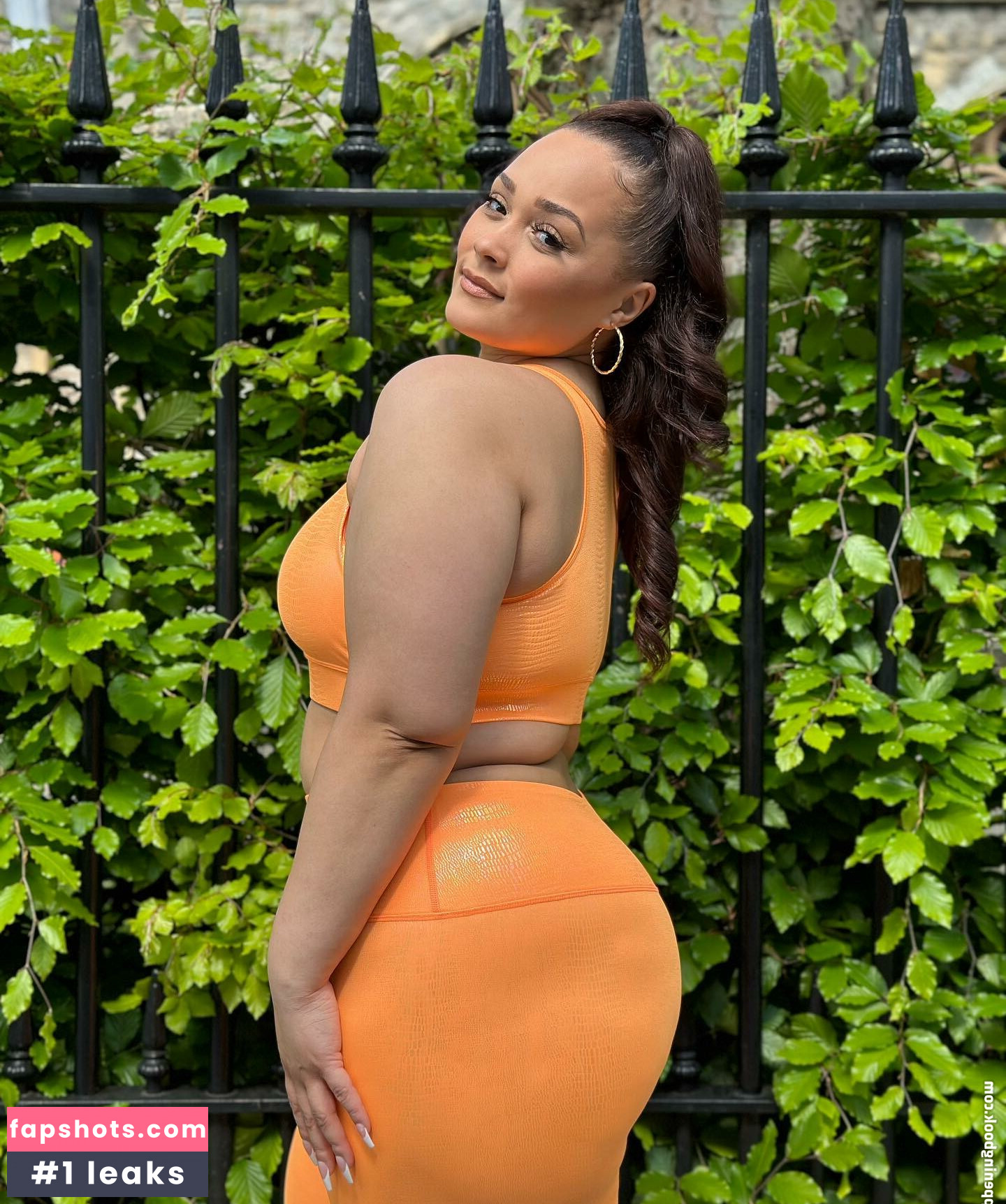 Natalie E Wade gallery photo #24